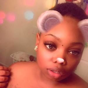 Meet your Posher, Monique